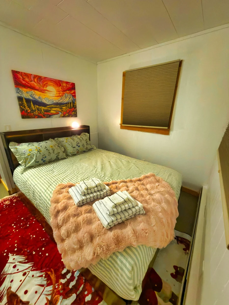 Brook Haus-Stowe Riverside retreat photo 4